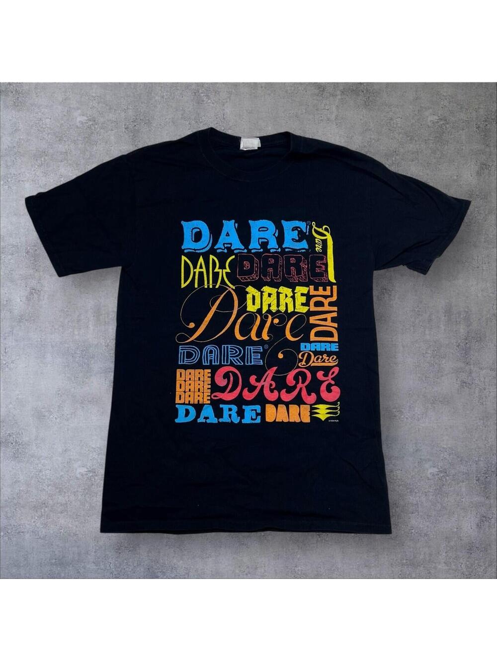Vintage Y2K DARE DARE DARE CENTER SPELL OUT GRAPHIC MENS BLACK TEE SMALL